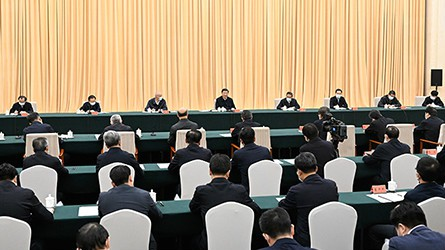 習(xí)近平在河北考察并主持召開深入推進(jìn)京津冀協(xié)同發(fā)展座談會(huì)